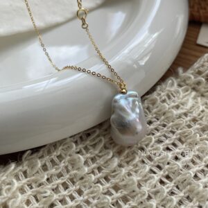 Baroque Pearl Heart Pendant Necklace