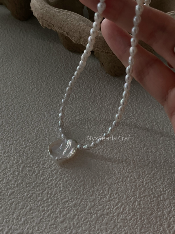 Little Bulb Petal Necklace - 图片 3