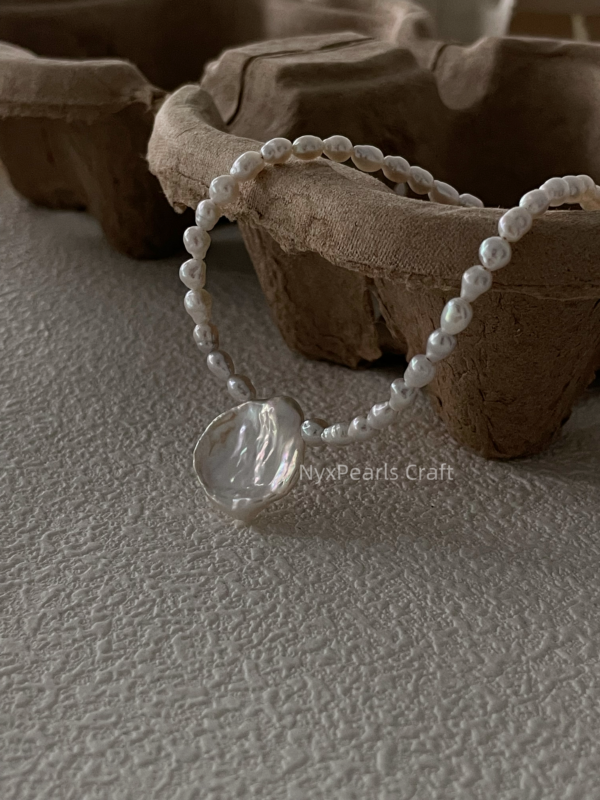 Little Bulb Petal Necklace