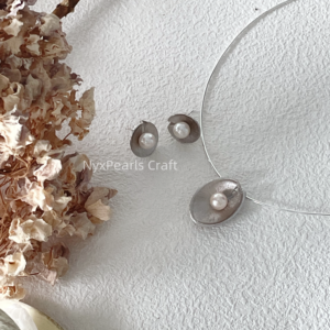 Shell Pearl Necklace