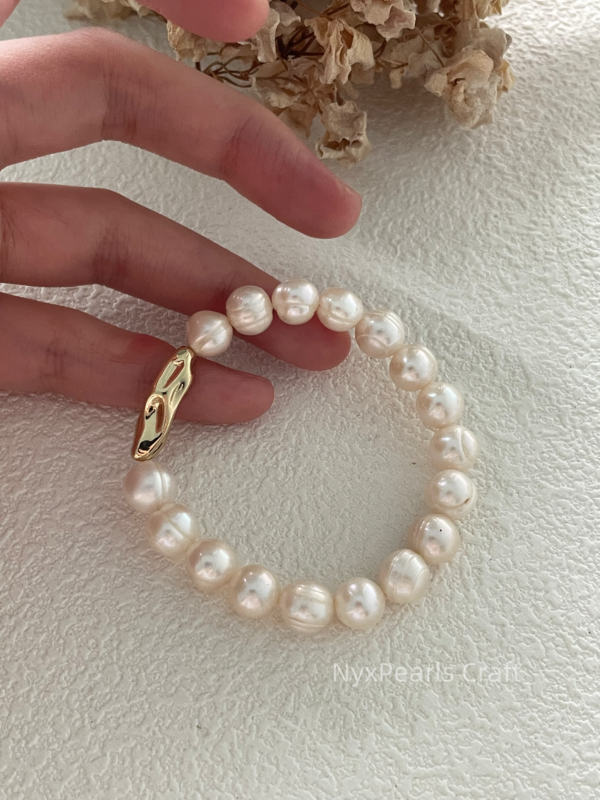 Threaded Pearl Bracelet