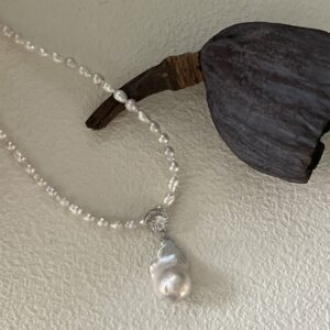 Elegant Sparkling Baroque Pearl Necklace
