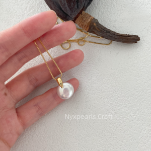 Small Round Clasp Necklace