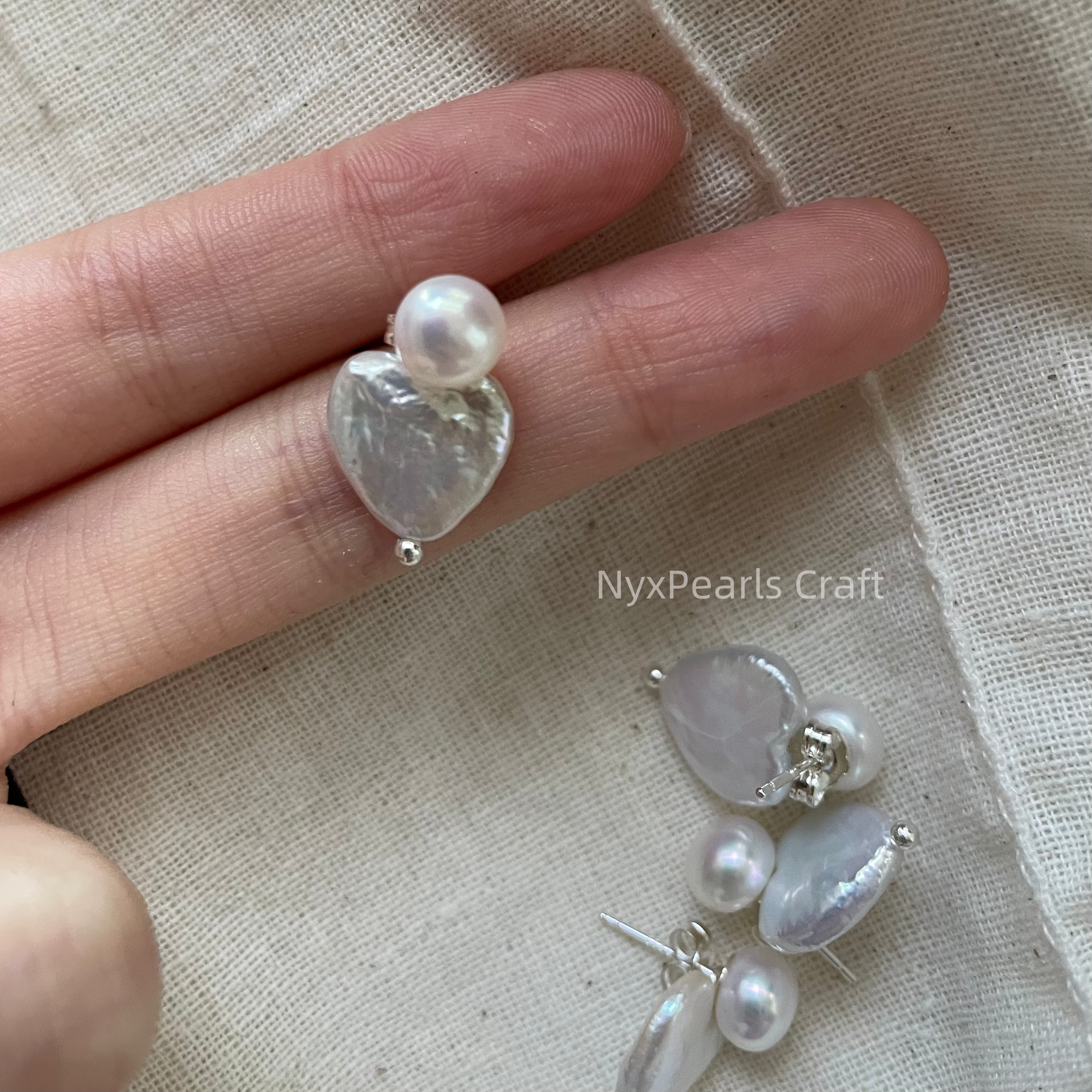Heart Baroque Button Pearl Stud Earrings - 图片 6