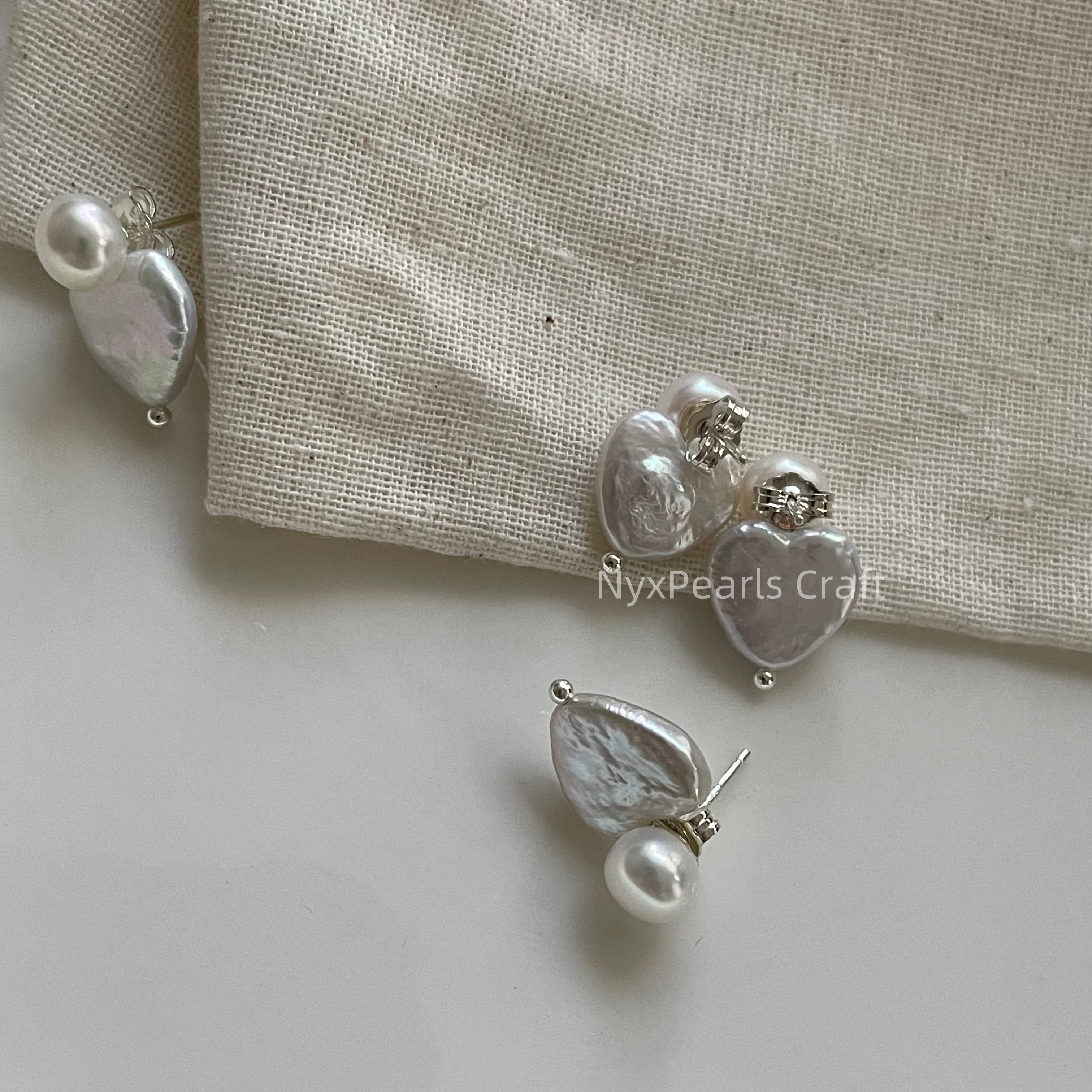 Heart Baroque Button Pearl Stud Earrings - 图片 2