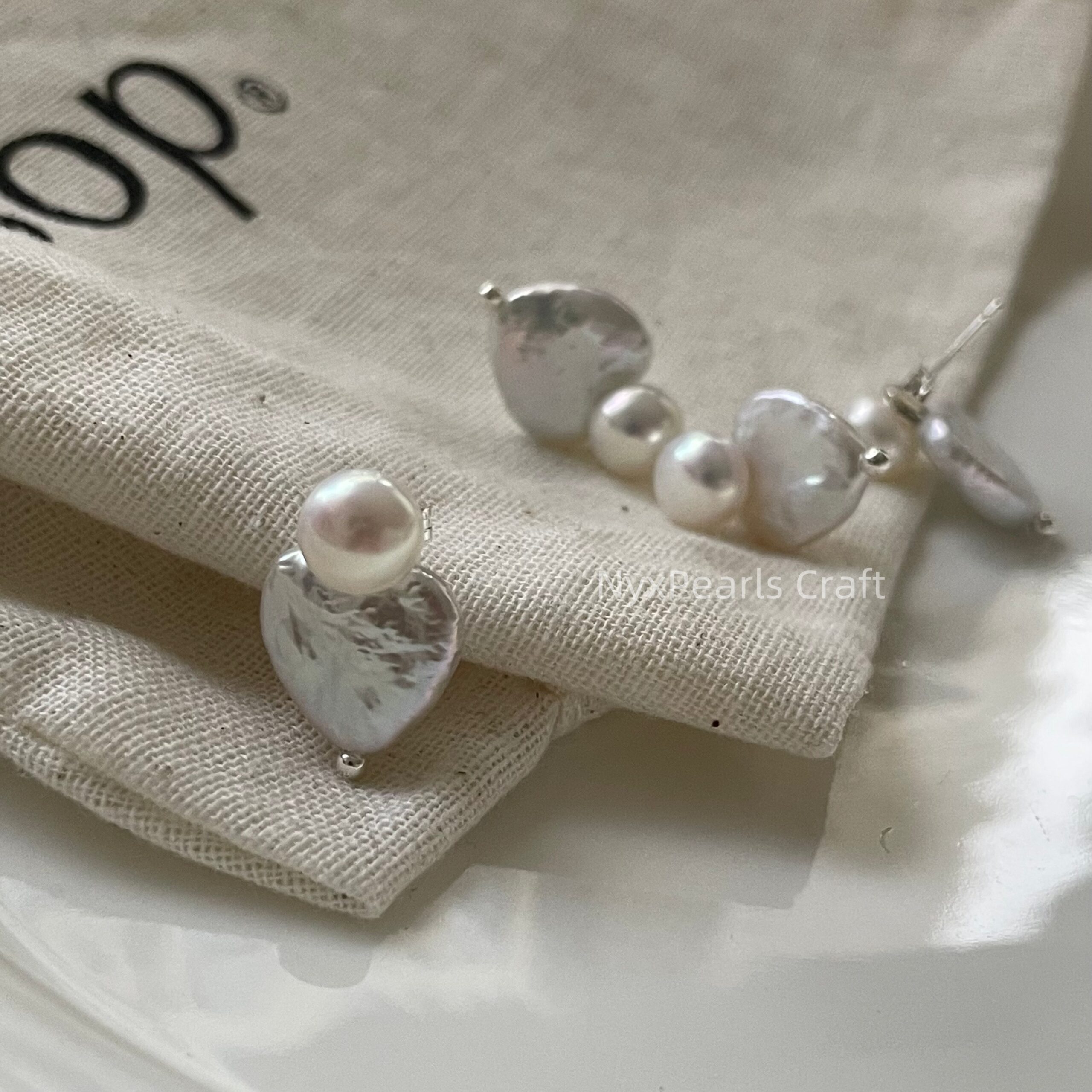Heart Baroque Button Pearl Stud Earrings - 图片 13