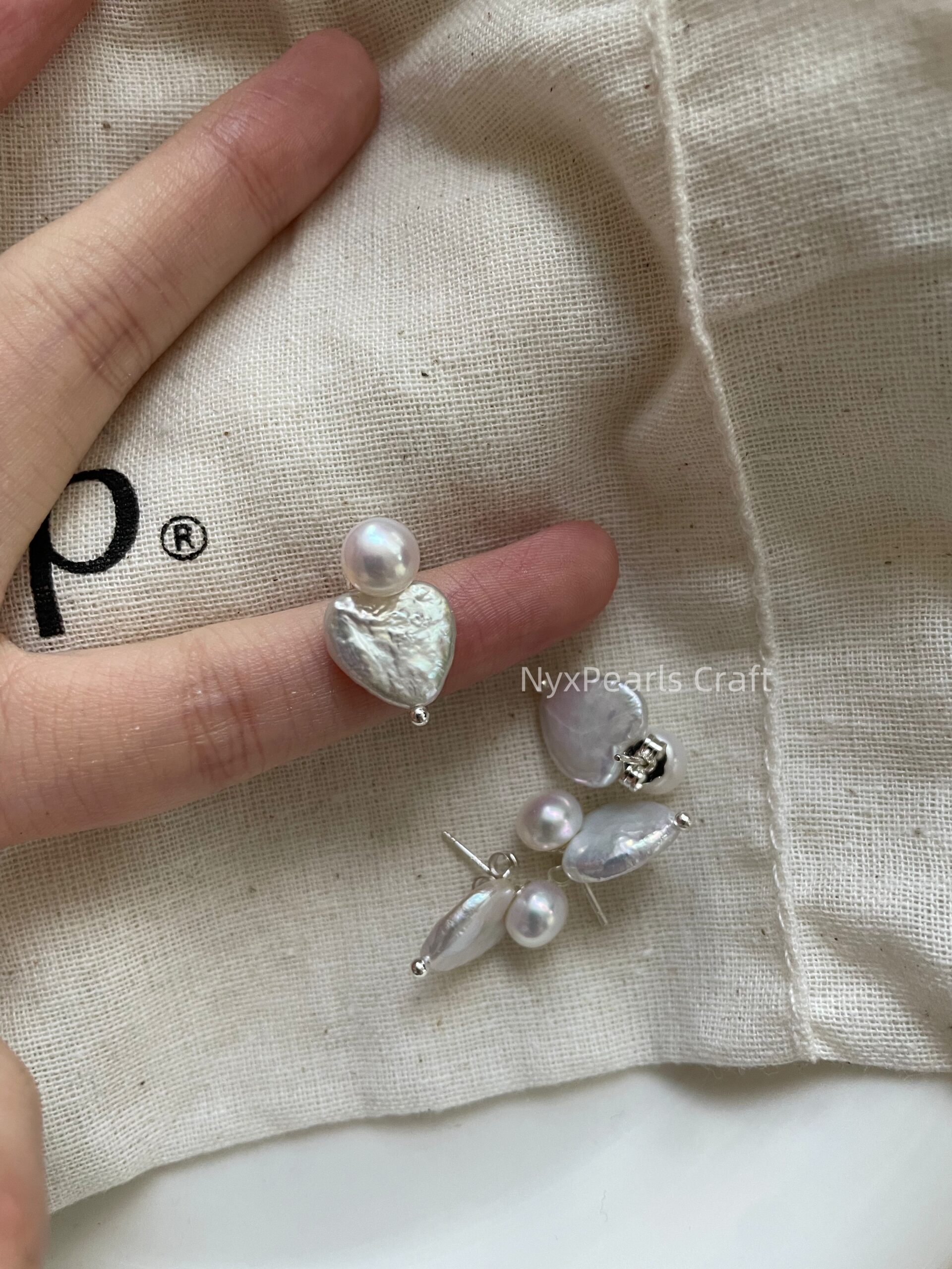 Heart Baroque Button Pearl Stud Earrings - 图片 8