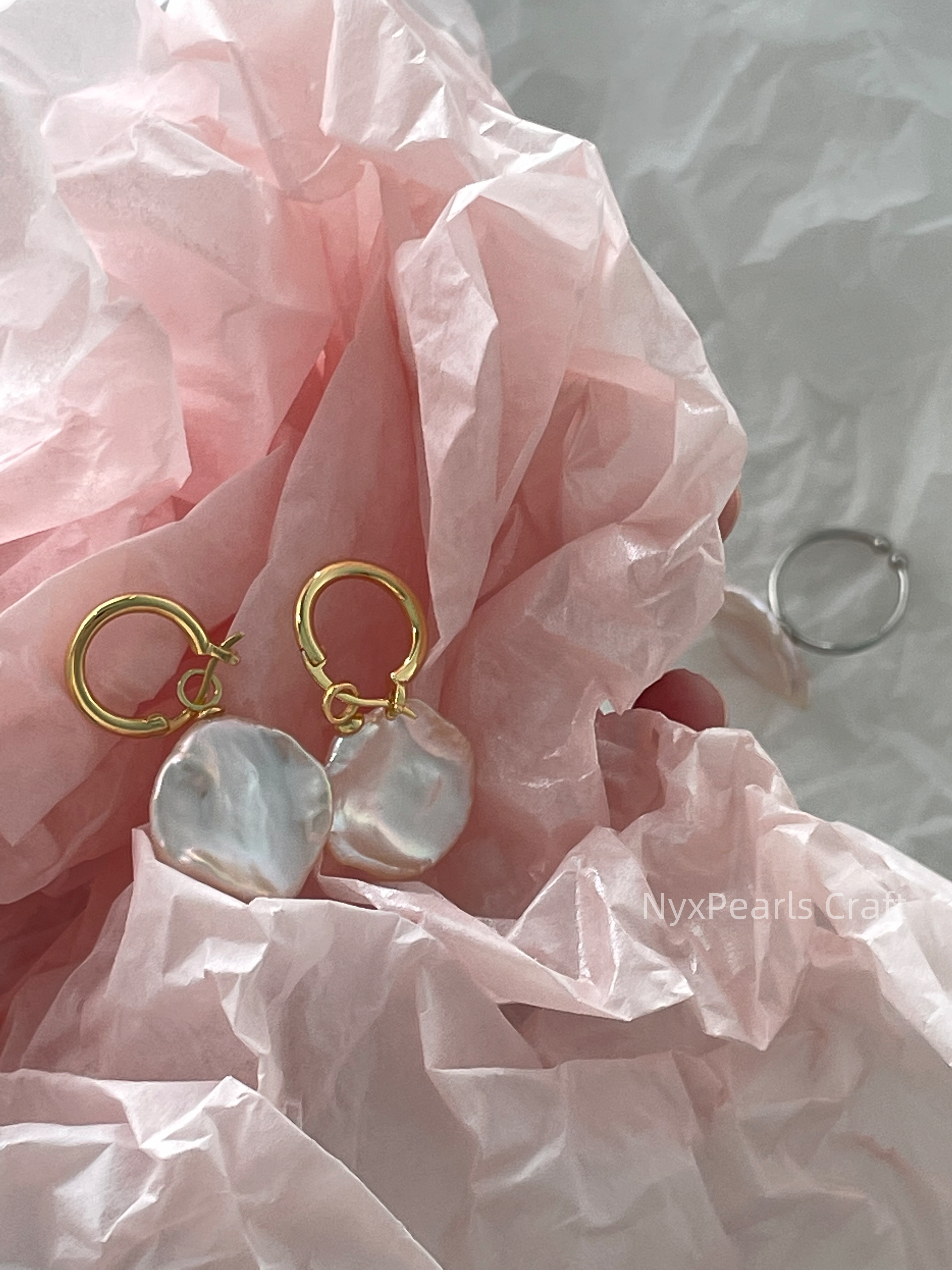Petal Metal Earrings - 图片 10