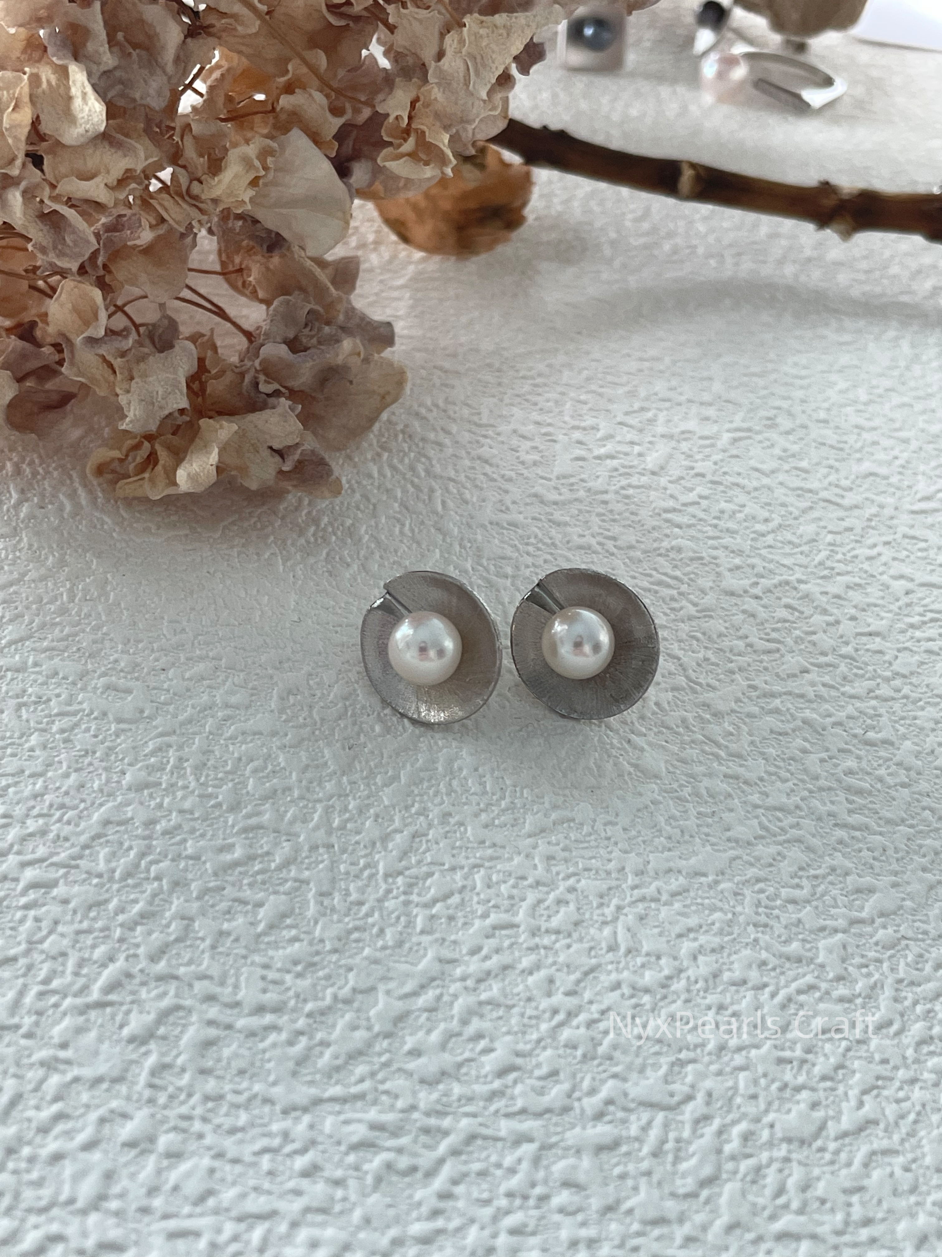 Shell-Inspired Pearl Earrings - 图片 8