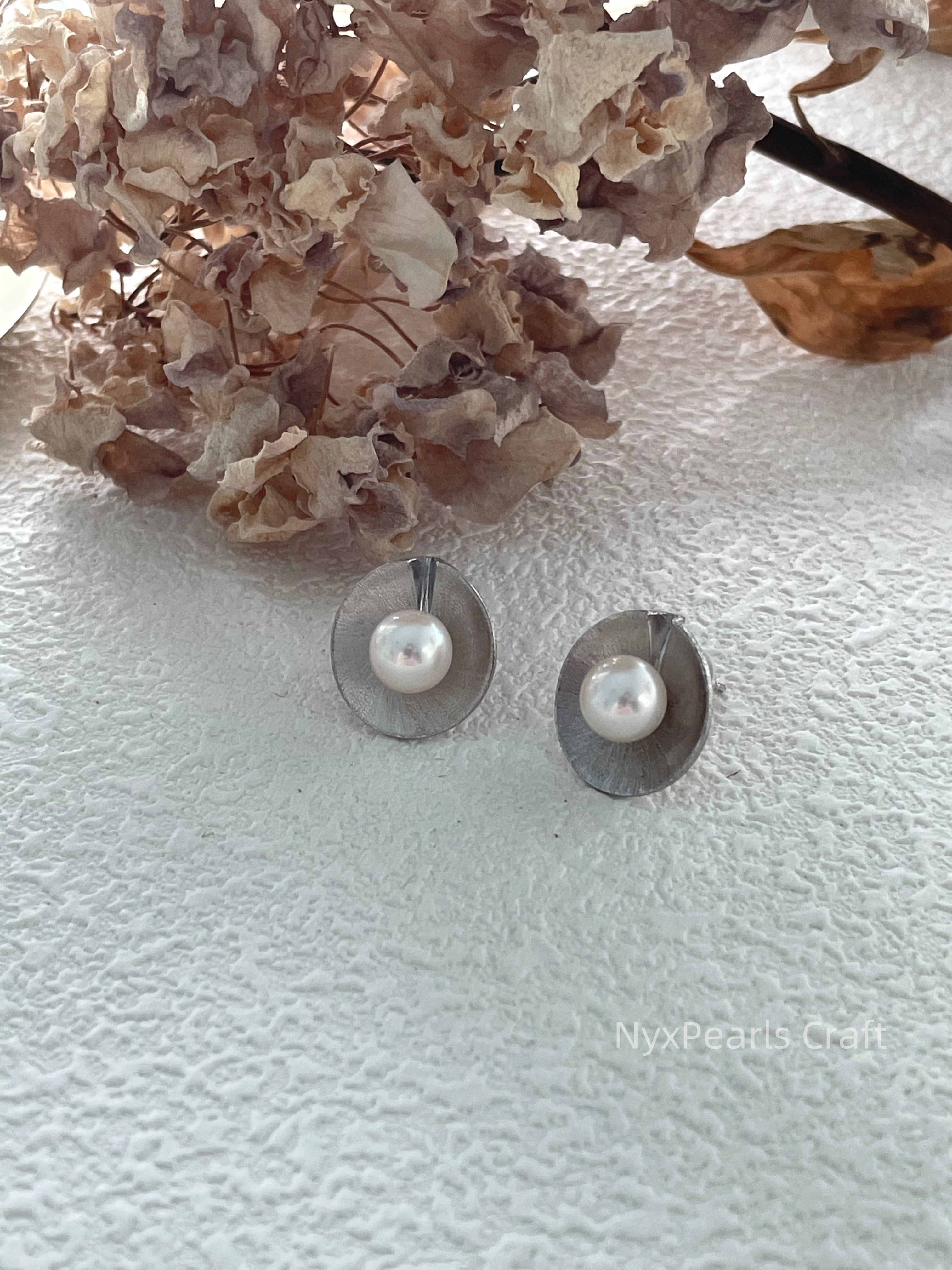 Shell-Inspired Pearl Earrings - 图片 7