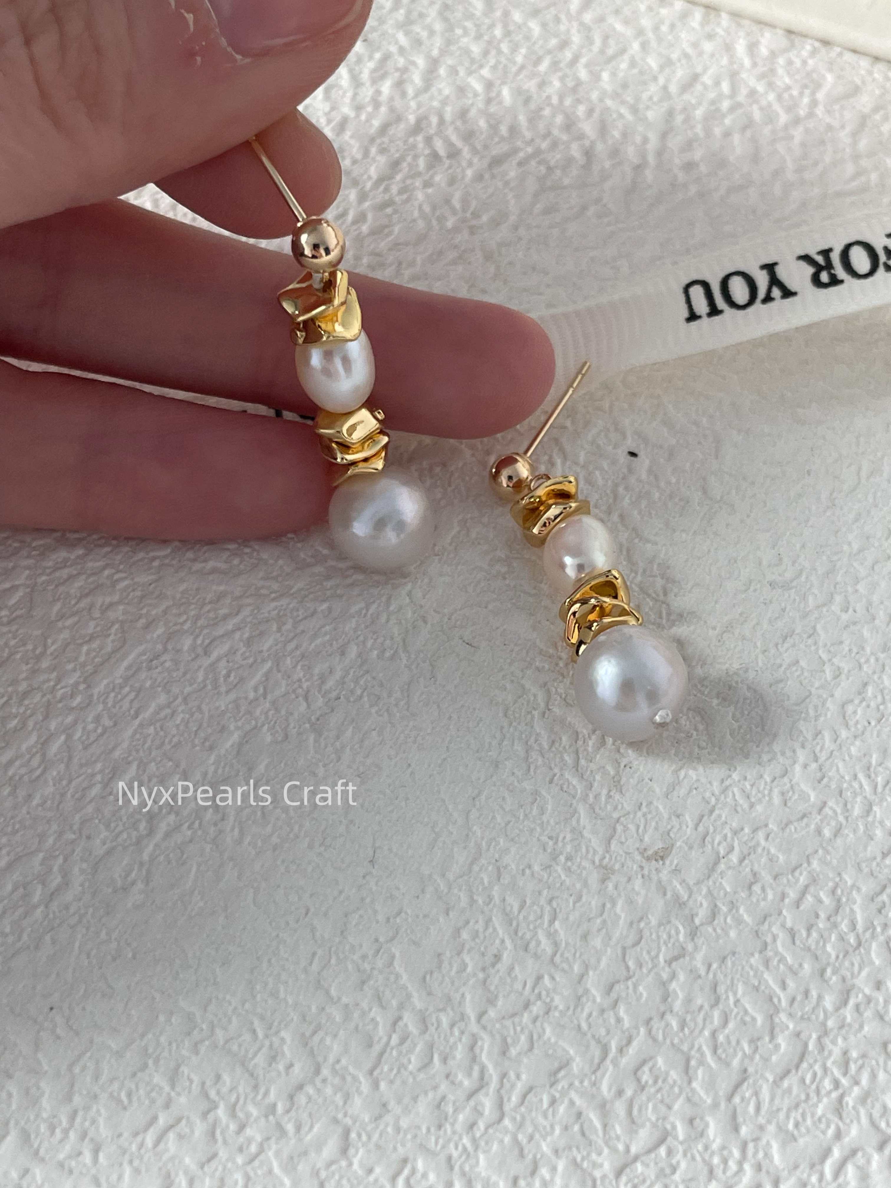 Sun Never Sets” Hoop Earrings - 图片 3