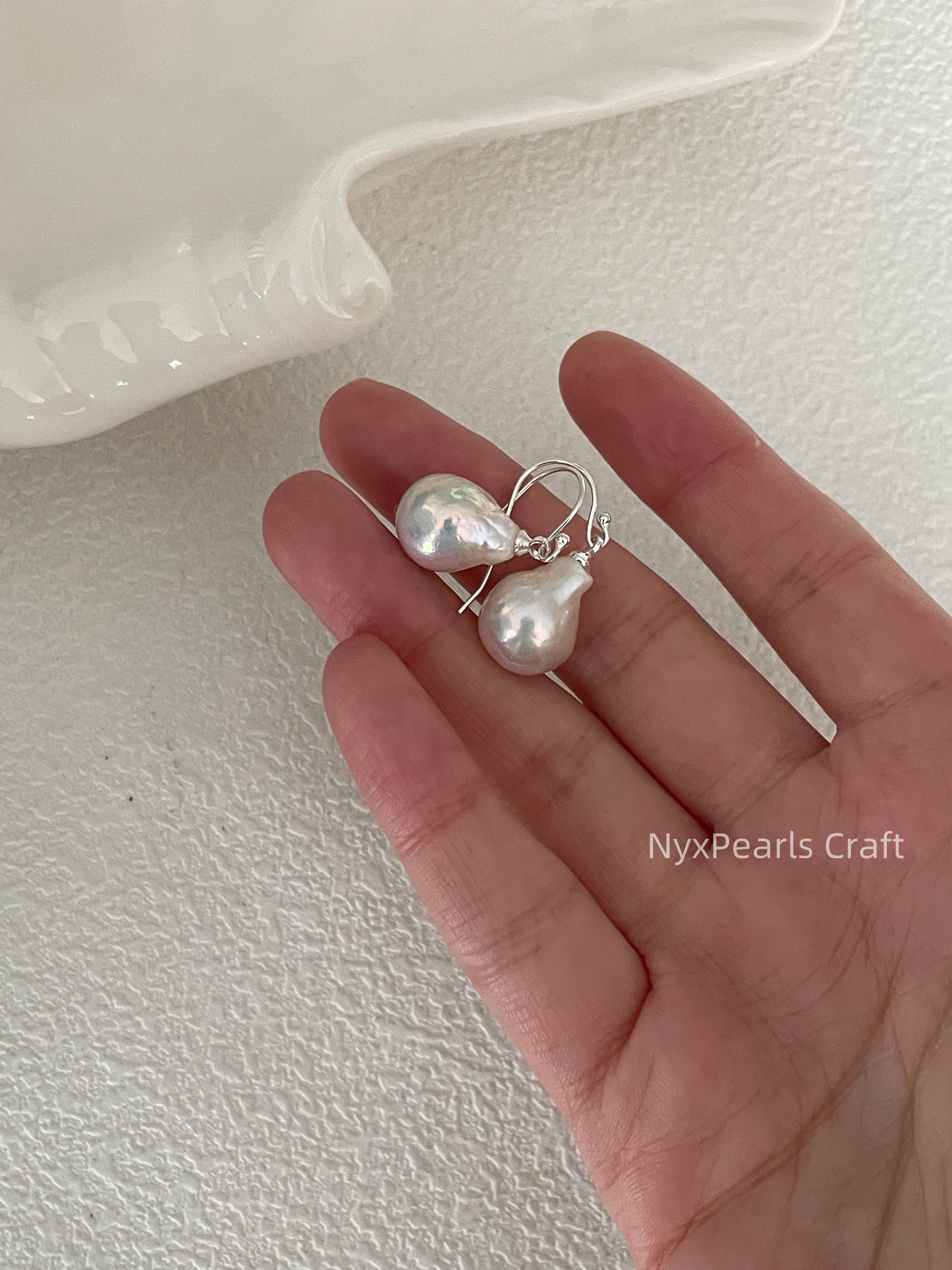 Foil Texture Baroque Pearl Earrings - 图片 3