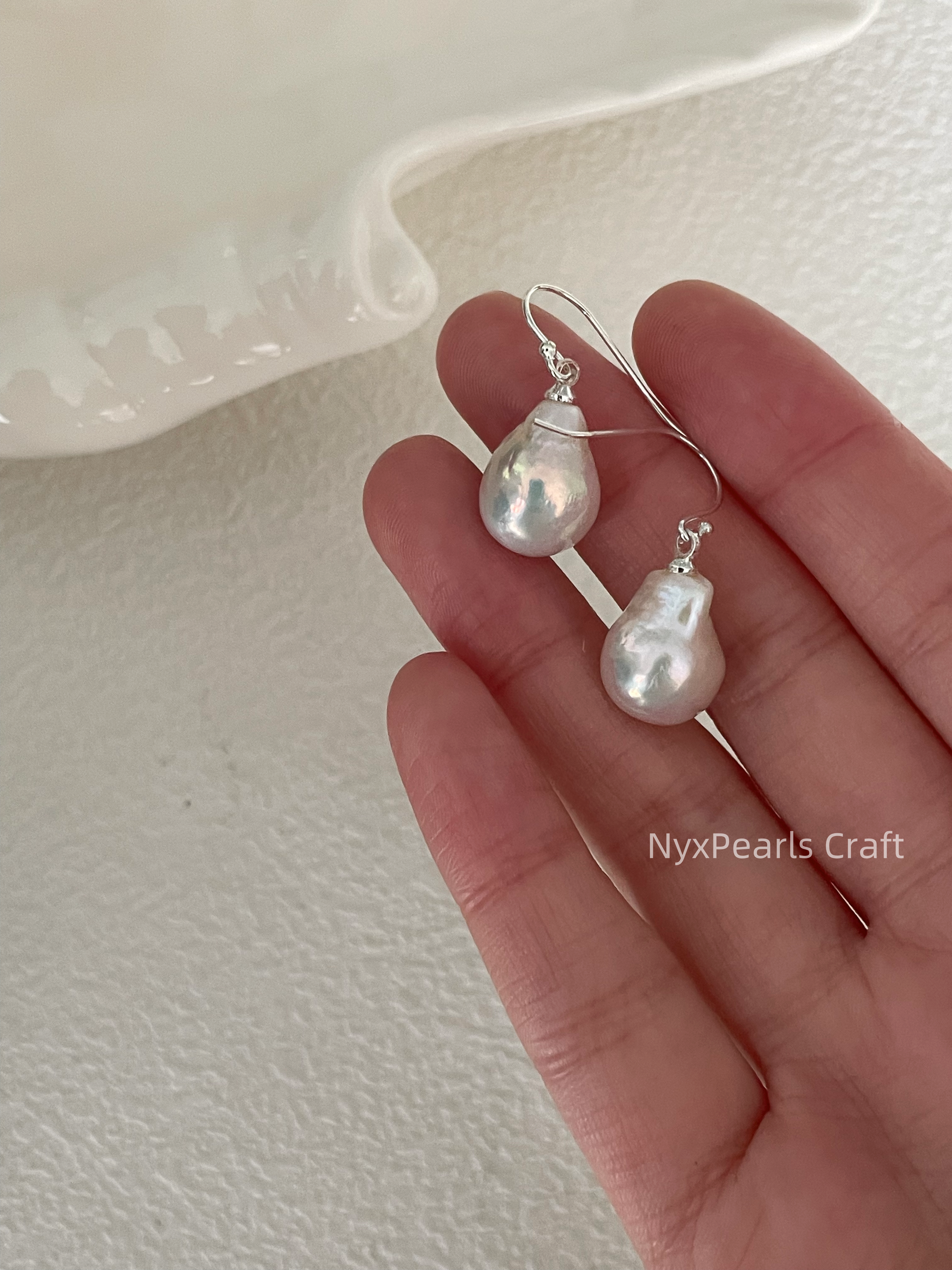 Foil Texture Baroque Pearl Earrings - 图片 4