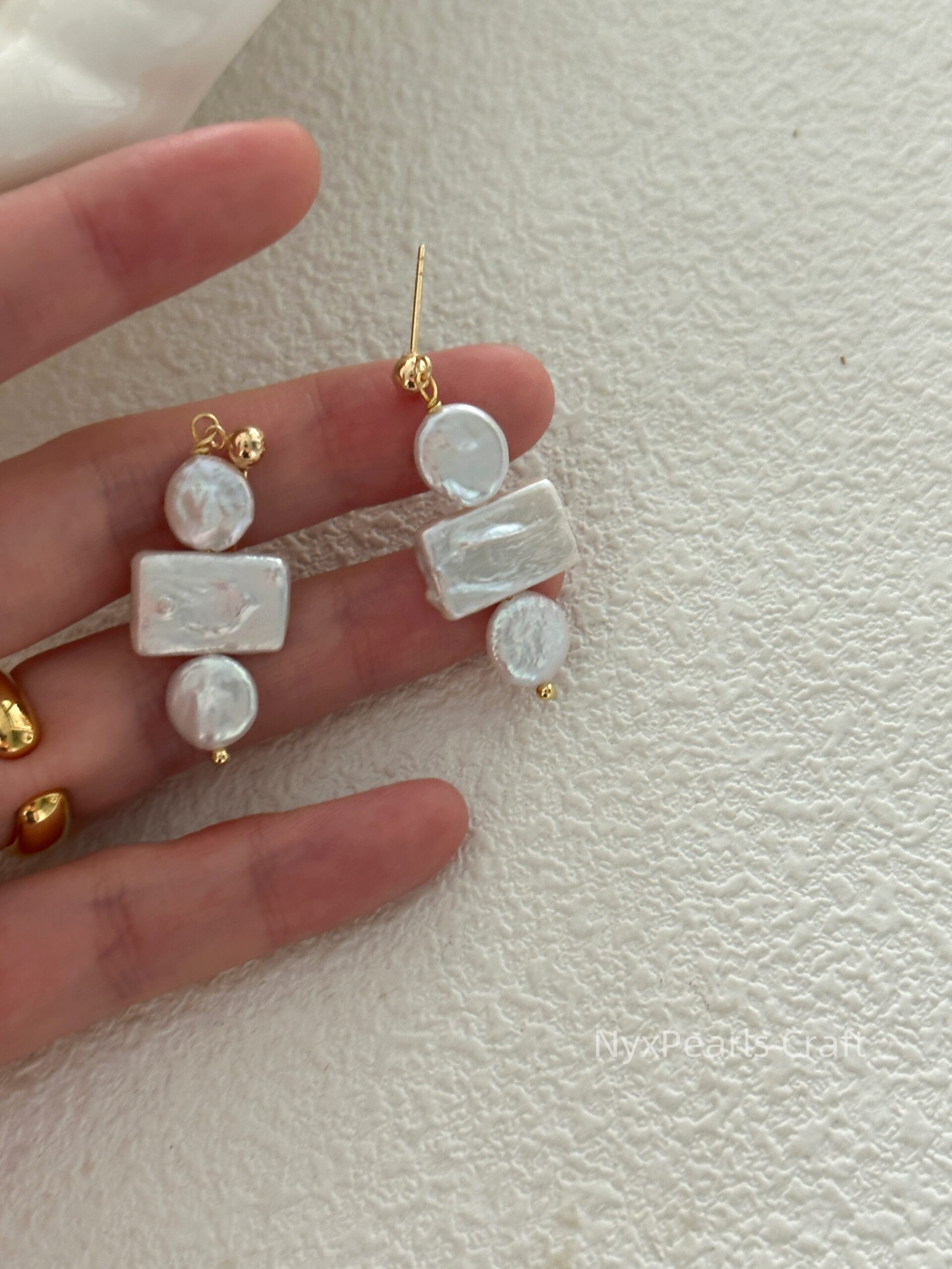 Geometric Baroque Pearl Earrings - 图片 2