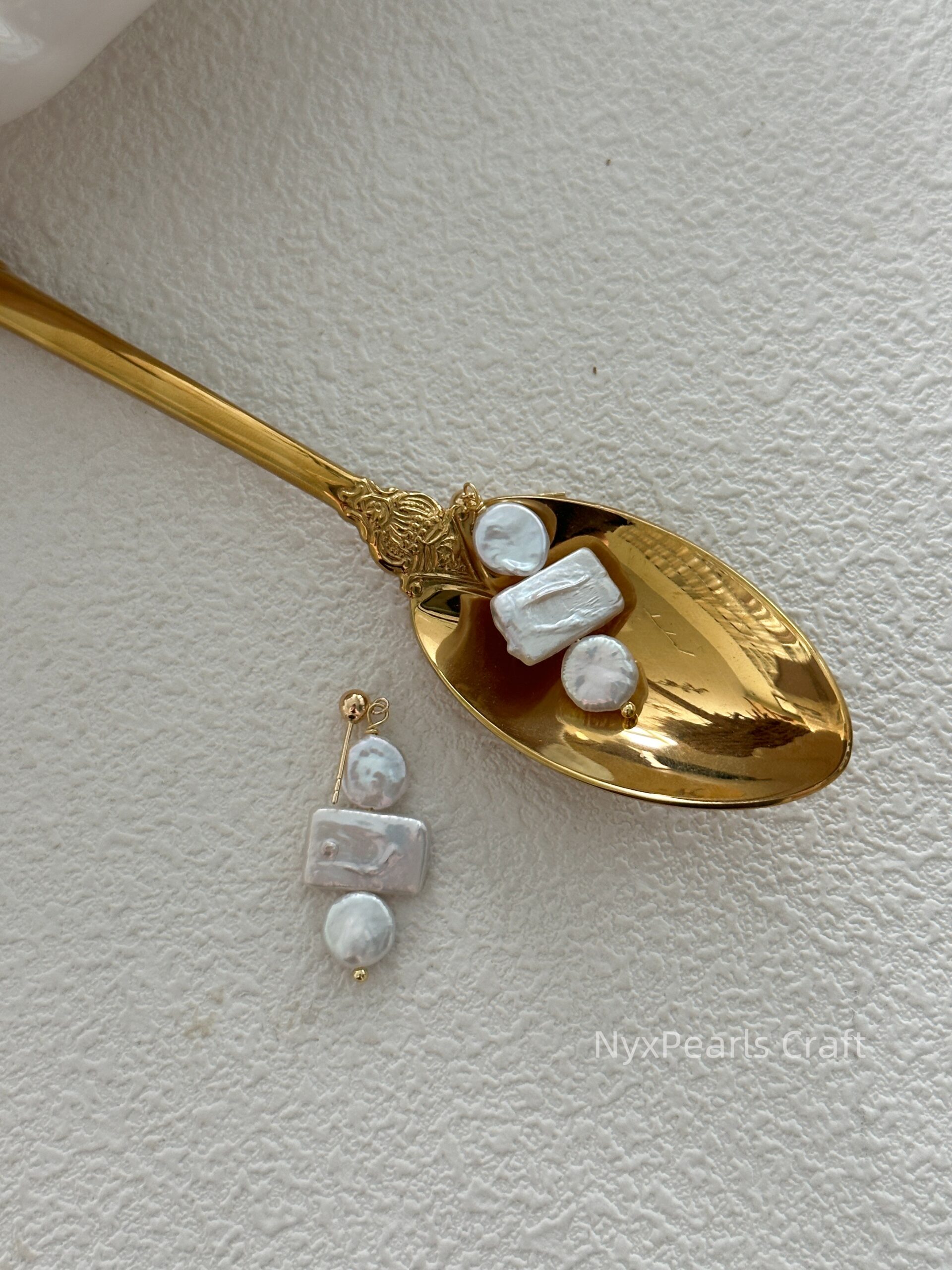 Geometric Baroque Pearl Earrings - 图片 9