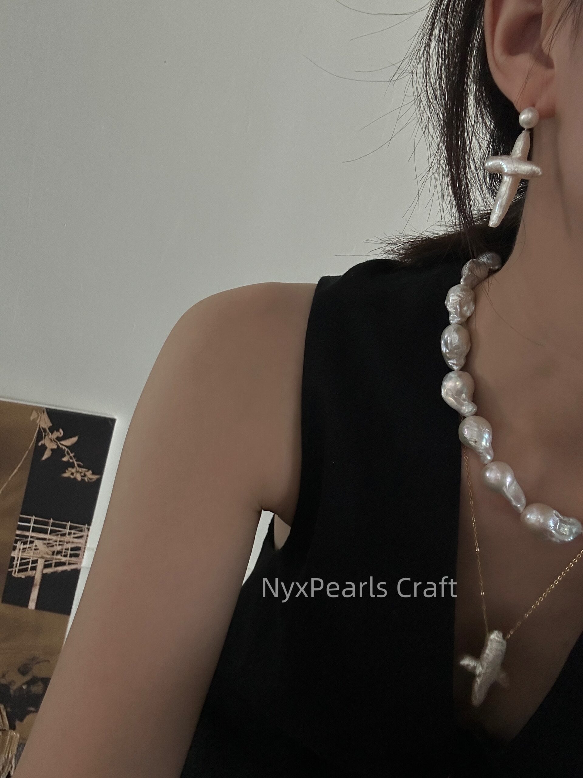 623 Cross & Pearl Drop Earrings - 图片 12