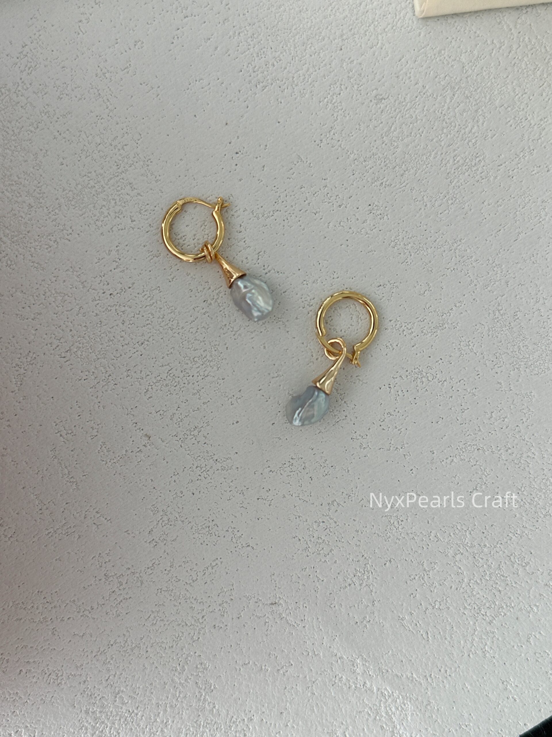 Mustache Stud Earrings - 图片 11