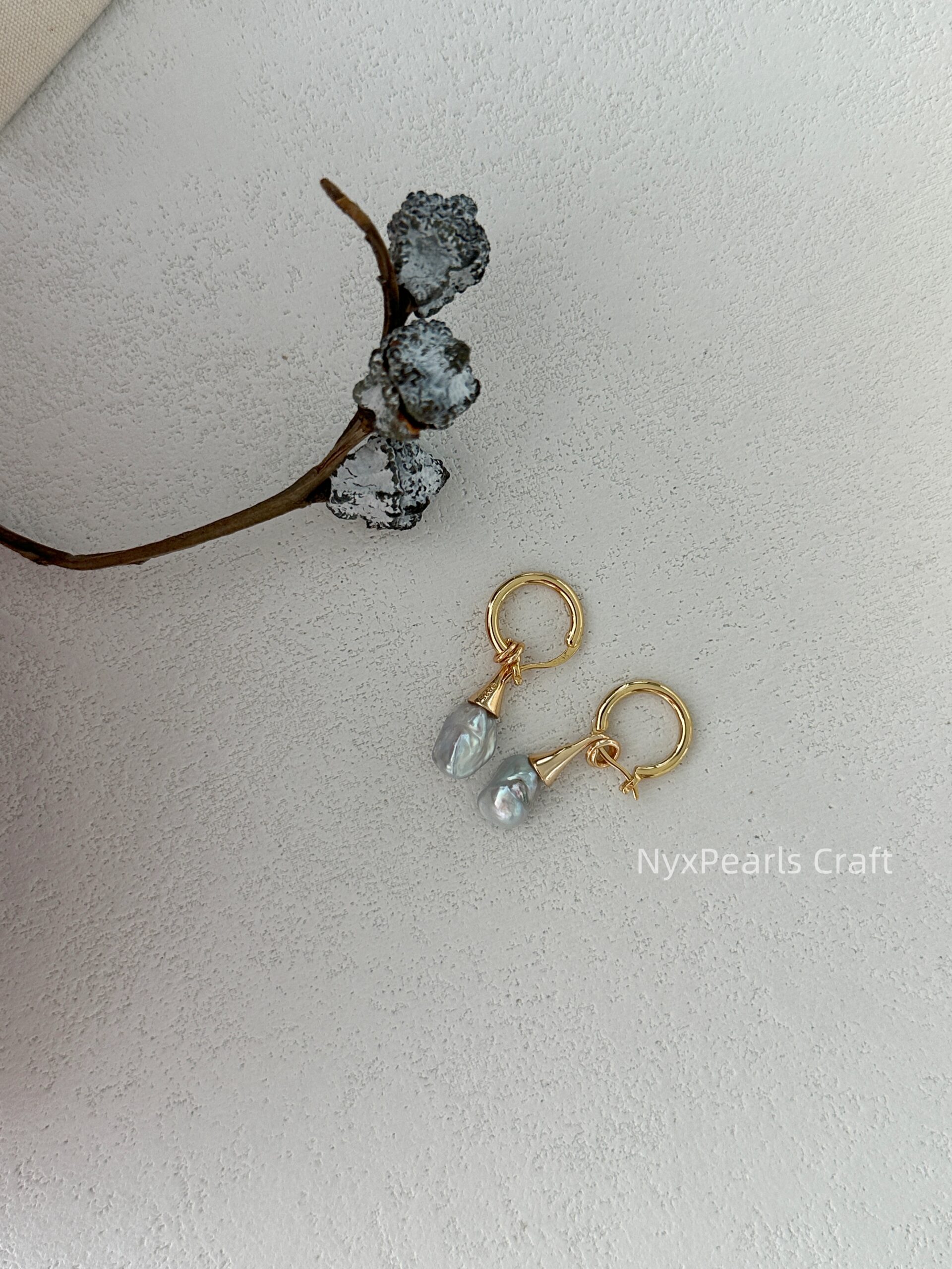 Mustache Stud Earrings - 图片 10