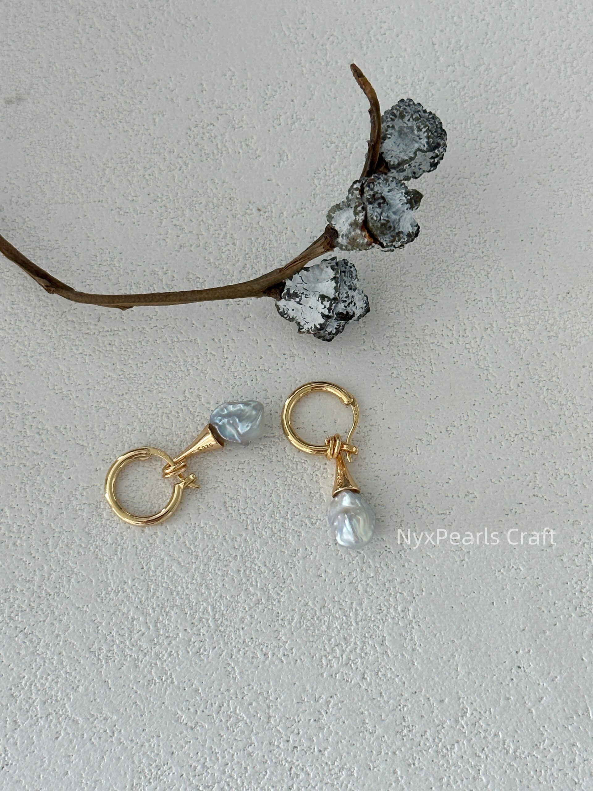 Mustache Stud Earrings - 图片 4