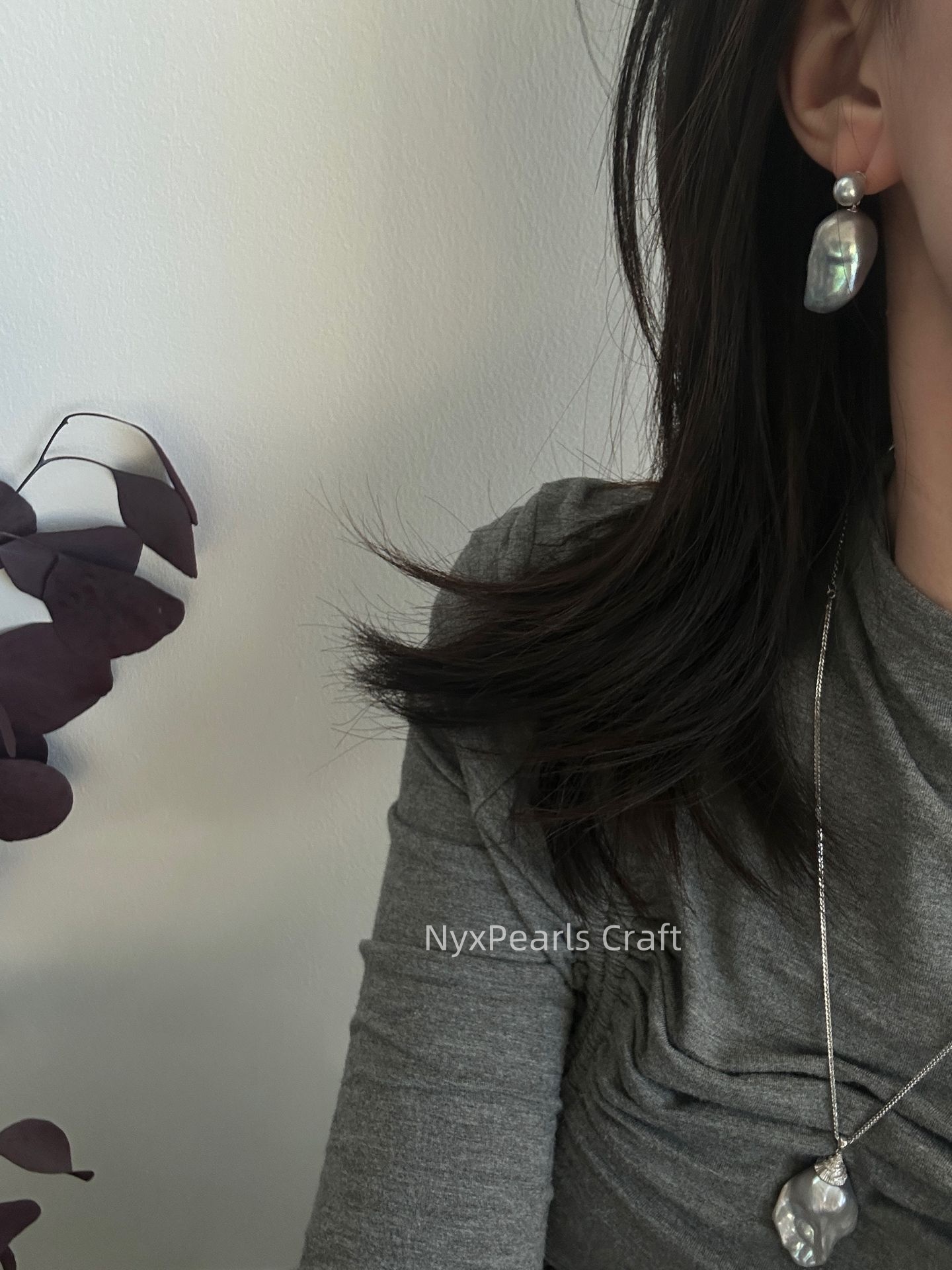 Saltwater Textured & Gray Baroque Twin Pearl Drop Earrings - 图片 12